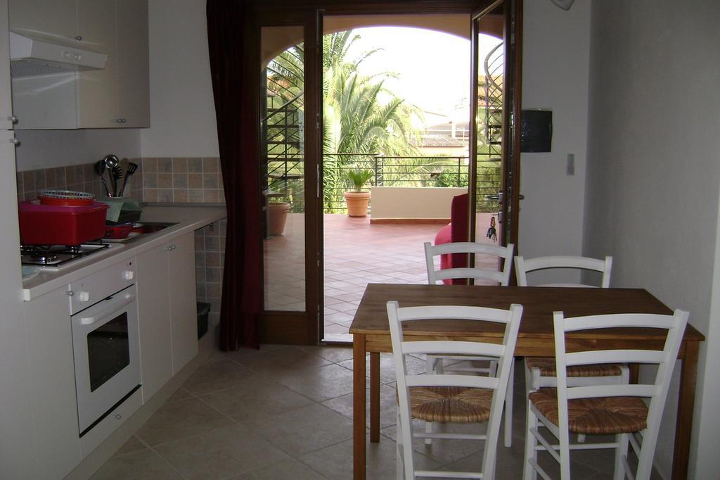 Casa Di Livia Apartment SantʼAnna Arresi Exterior foto